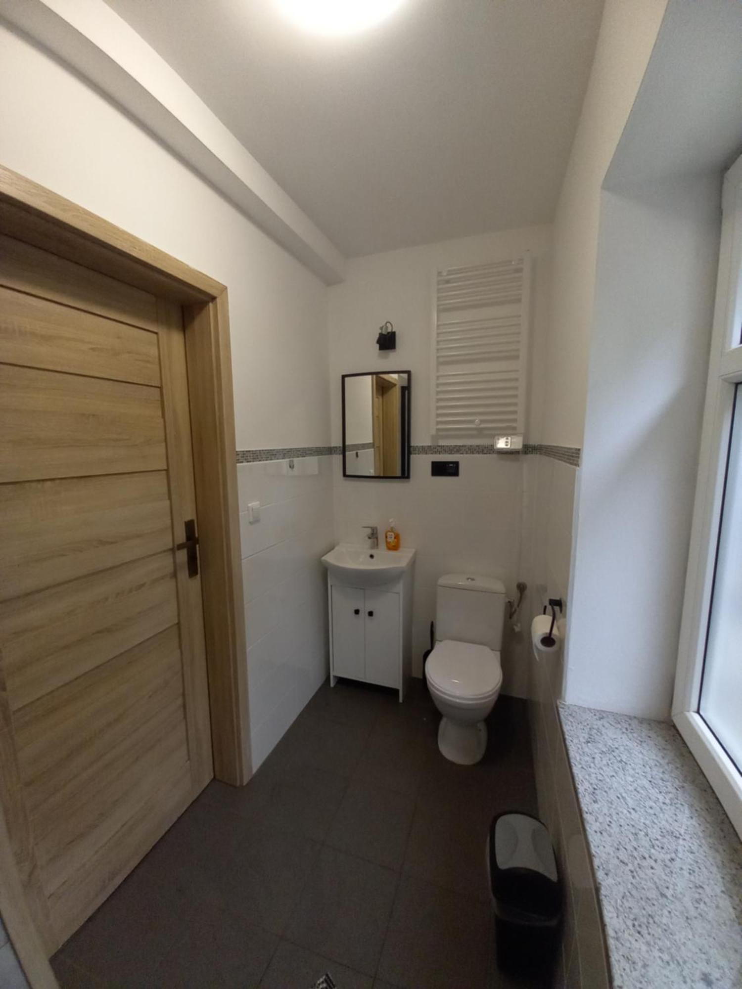 Apartament U Podnoza Zamku Chojnik يلينيا غورا المظهر الخارجي الصورة